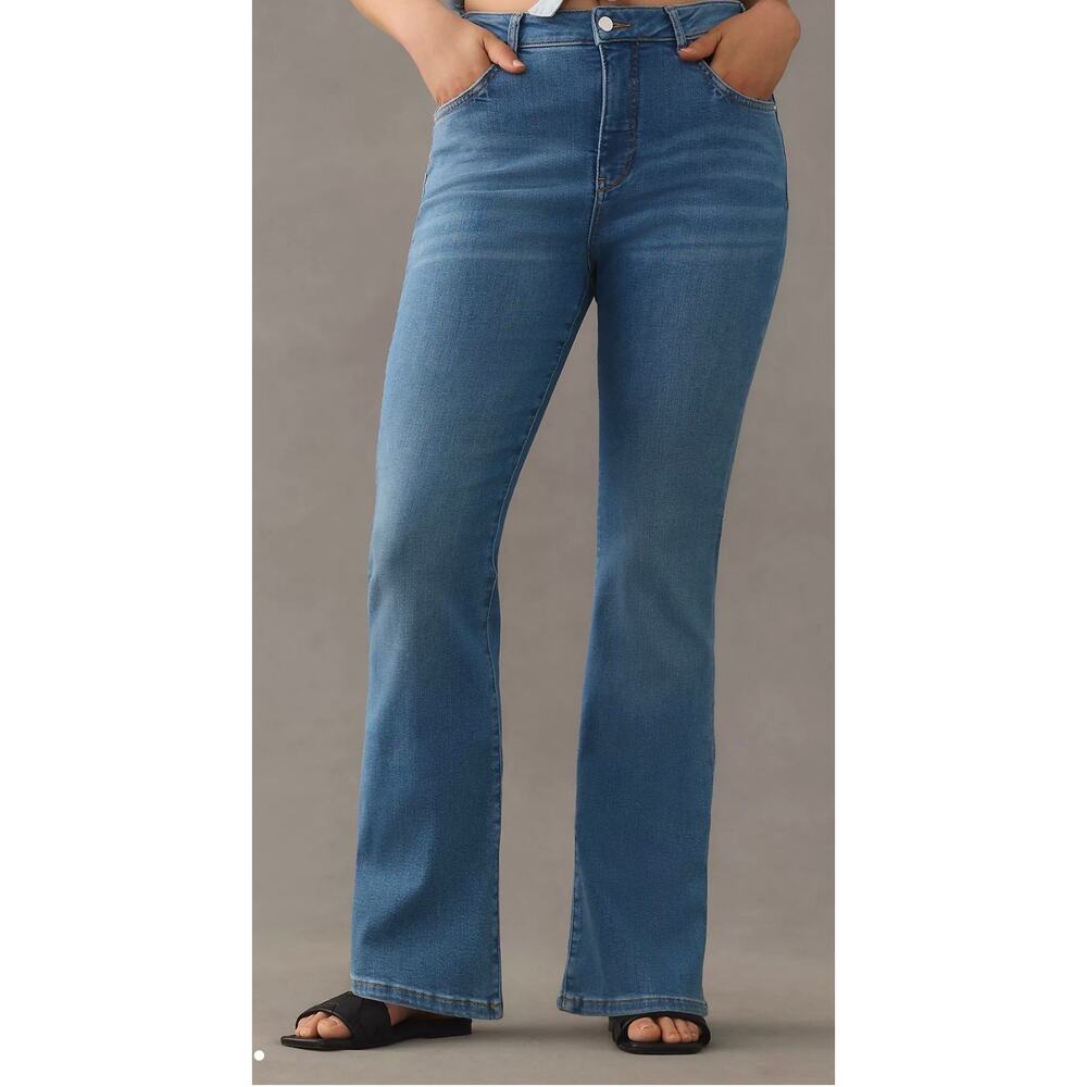 Pilcro The Curvy Icon Flare Jeans with Raw Hem in Size 27T
